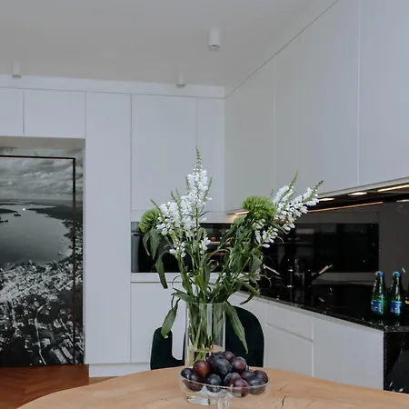 Apartament Modry Z Widokiem Na Jezioro Lägenhet Charzykowy