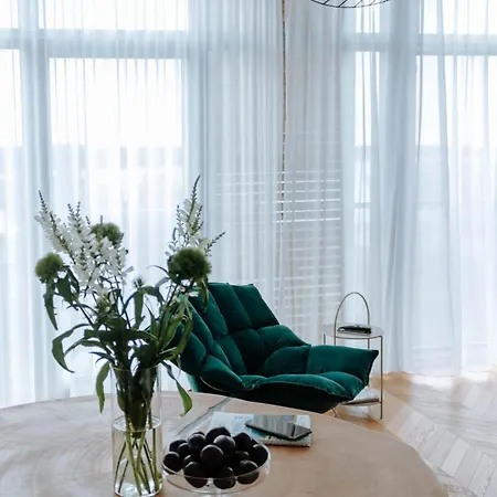 Z Widokiem Na Jezioro *