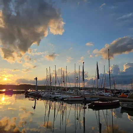 Z Widokiem Na Jezioro *